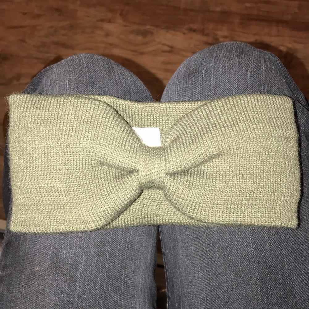 green headband